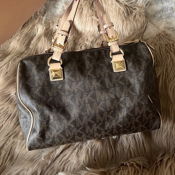 EUC MICHAEL KORS purse - Picture 4 of 5